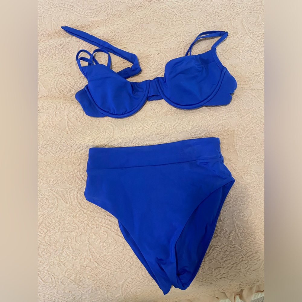 Monday swimwear bikini